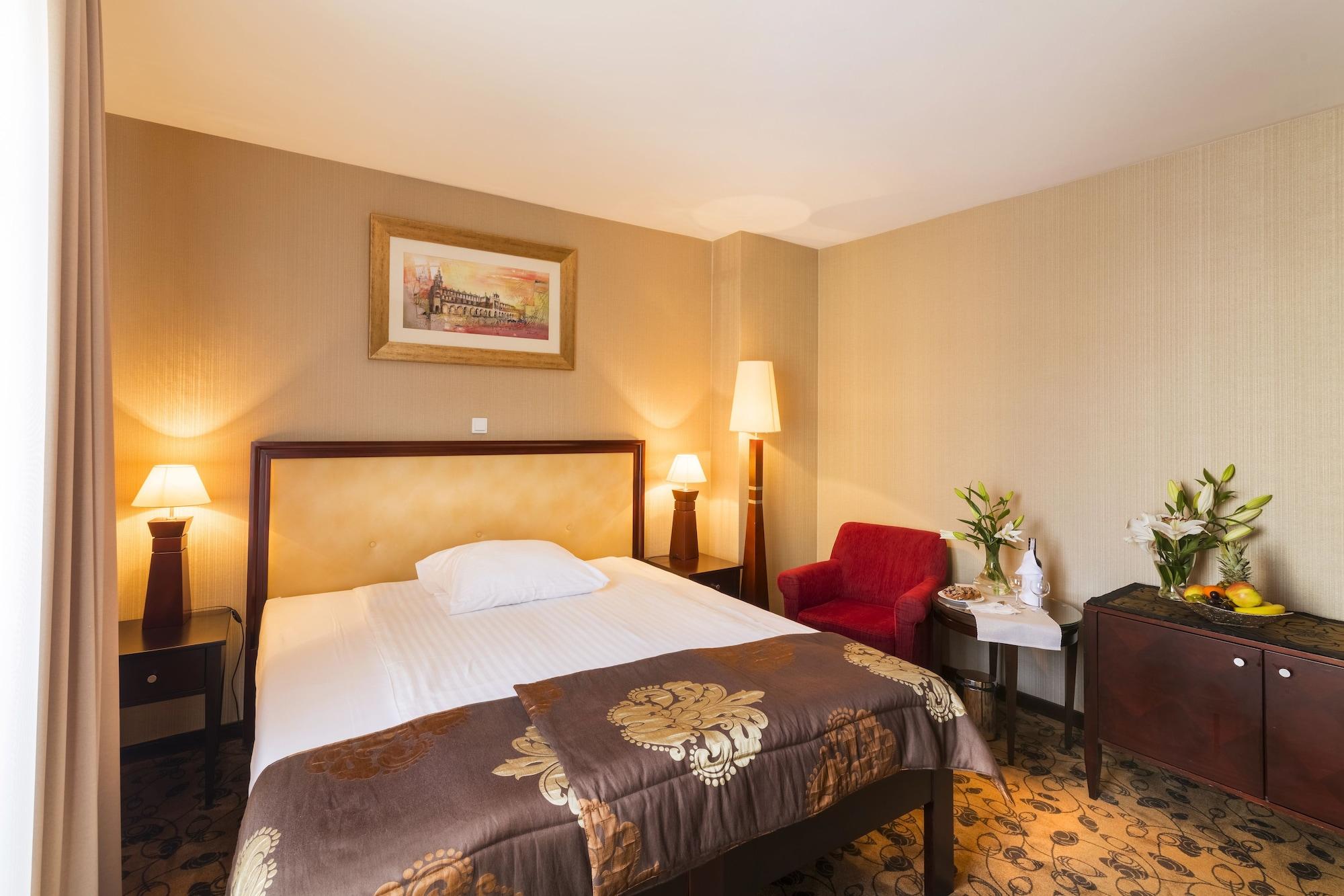Great Polonia Krakow Kazimierz Aparthotel Bagian luar foto