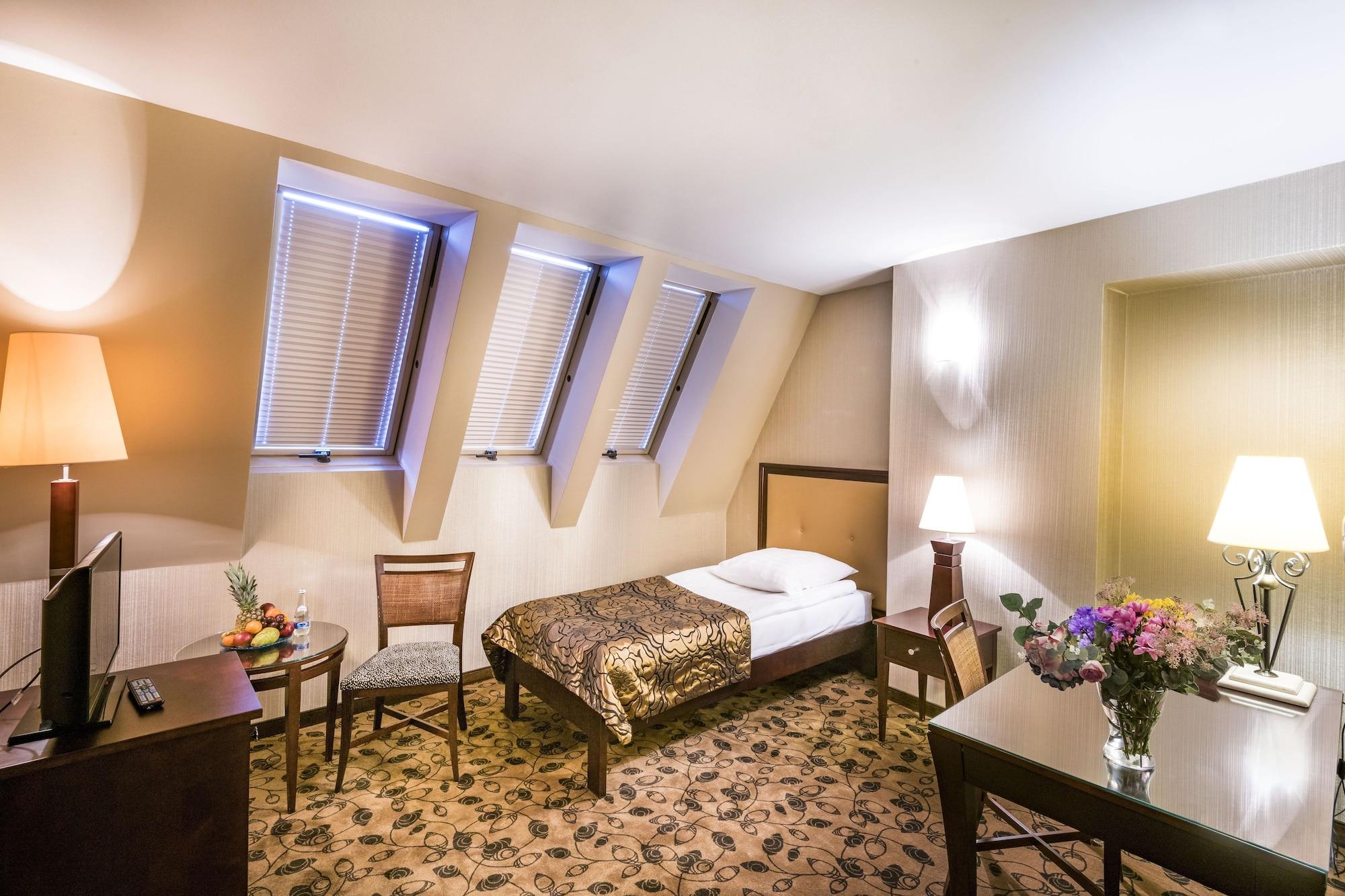 Great Polonia Krakow Kazimierz Aparthotel Bagian luar foto