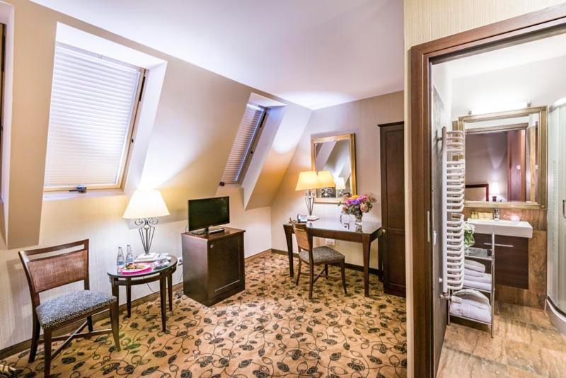 Great Polonia Krakow Kazimierz Aparthotel Bagian luar foto