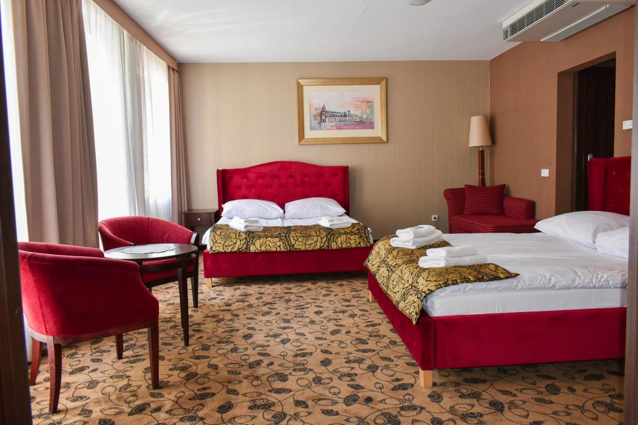 Great Polonia Krakow Kazimierz Aparthotel Bagian luar foto
