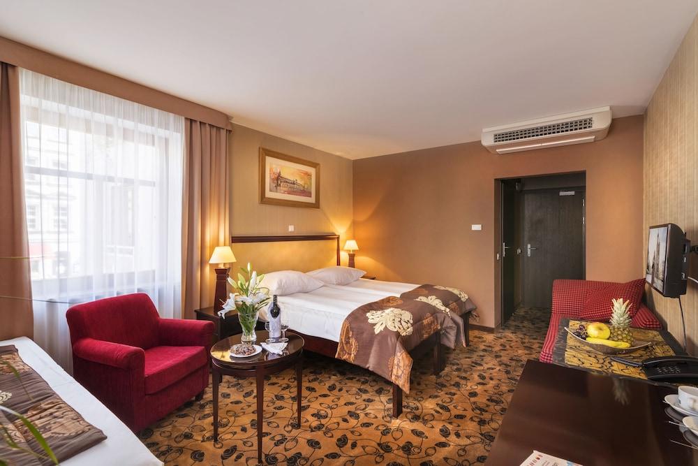 Great Polonia Krakow Kazimierz Aparthotel Bagian luar foto