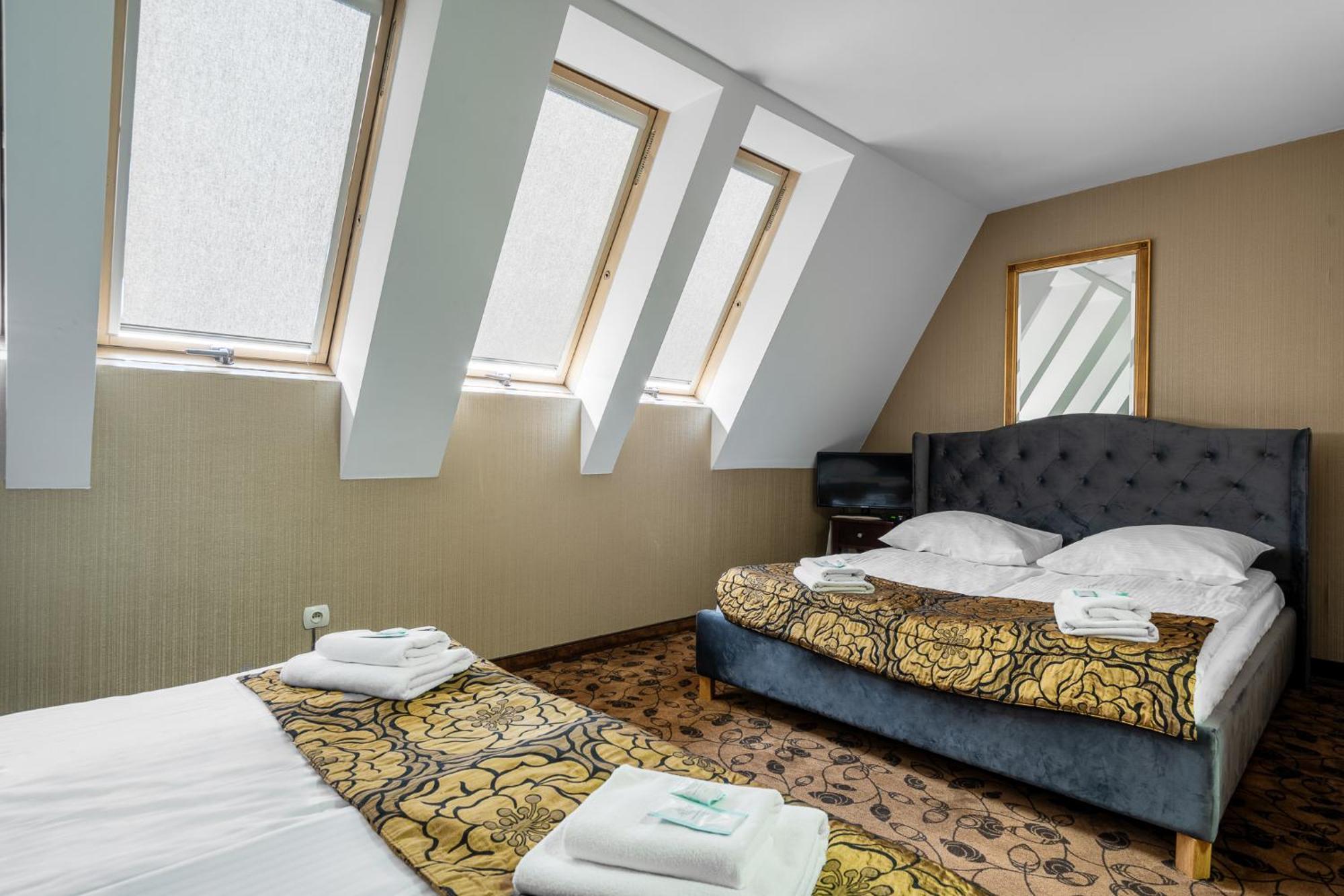 Great Polonia Krakow Kazimierz Aparthotel Bagian luar foto