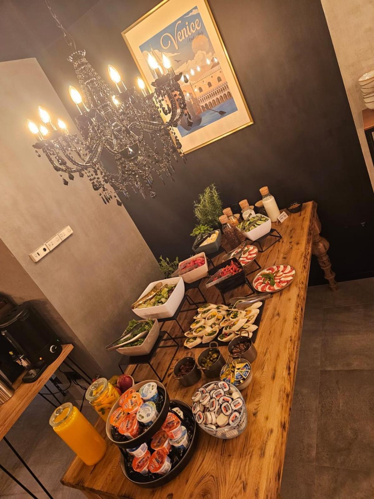 Great Polonia Krakow Kazimierz Aparthotel Bagian luar foto